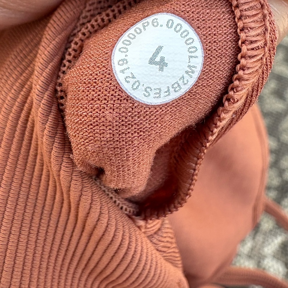 Lululemon Inner Glow Bra Size 4 - Picture 8 of 8